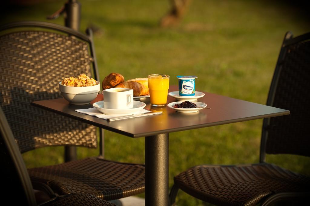 Hotel Eurocentre 2* Toulouse Nord Castelnau-dʼEstrétefonds Kültér fotó